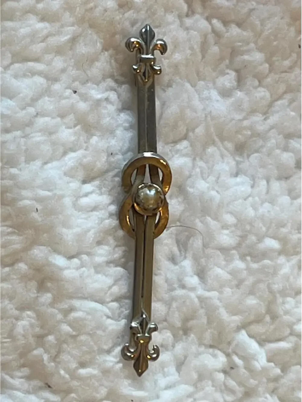 Vintage Silver Tone Bar Pin with Decorative Centerpiece